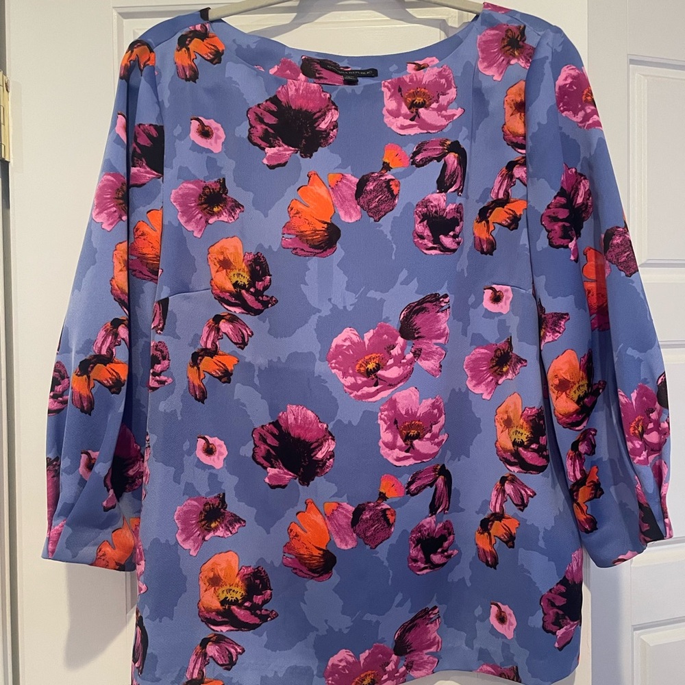 Banana Republic gorgeous blouse. Size large petite